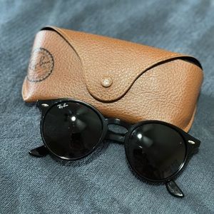 Good preowned condition Ray-Ban Sunglasses